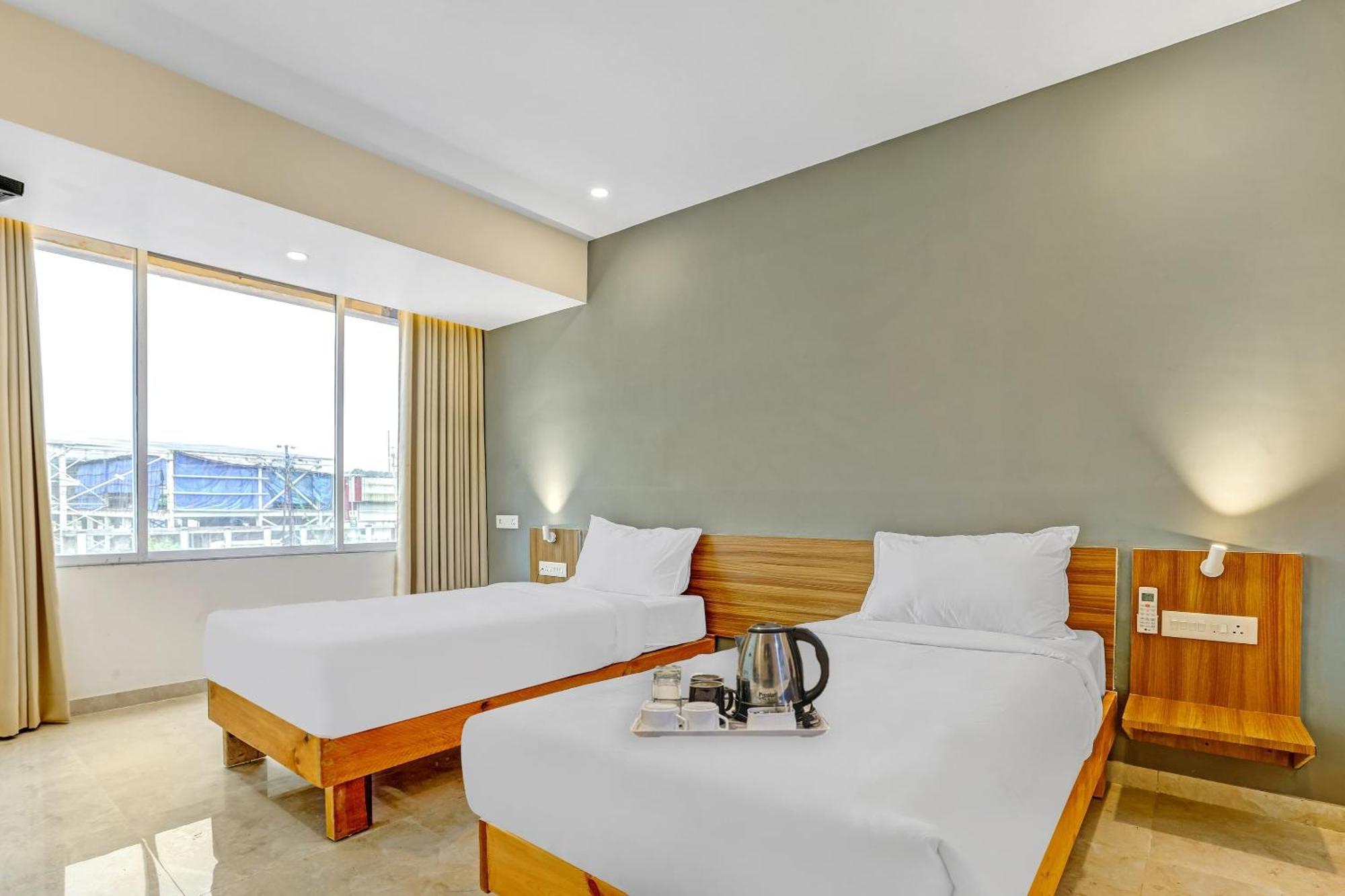 Hotel Townhouse Somani Apta Exterior foto