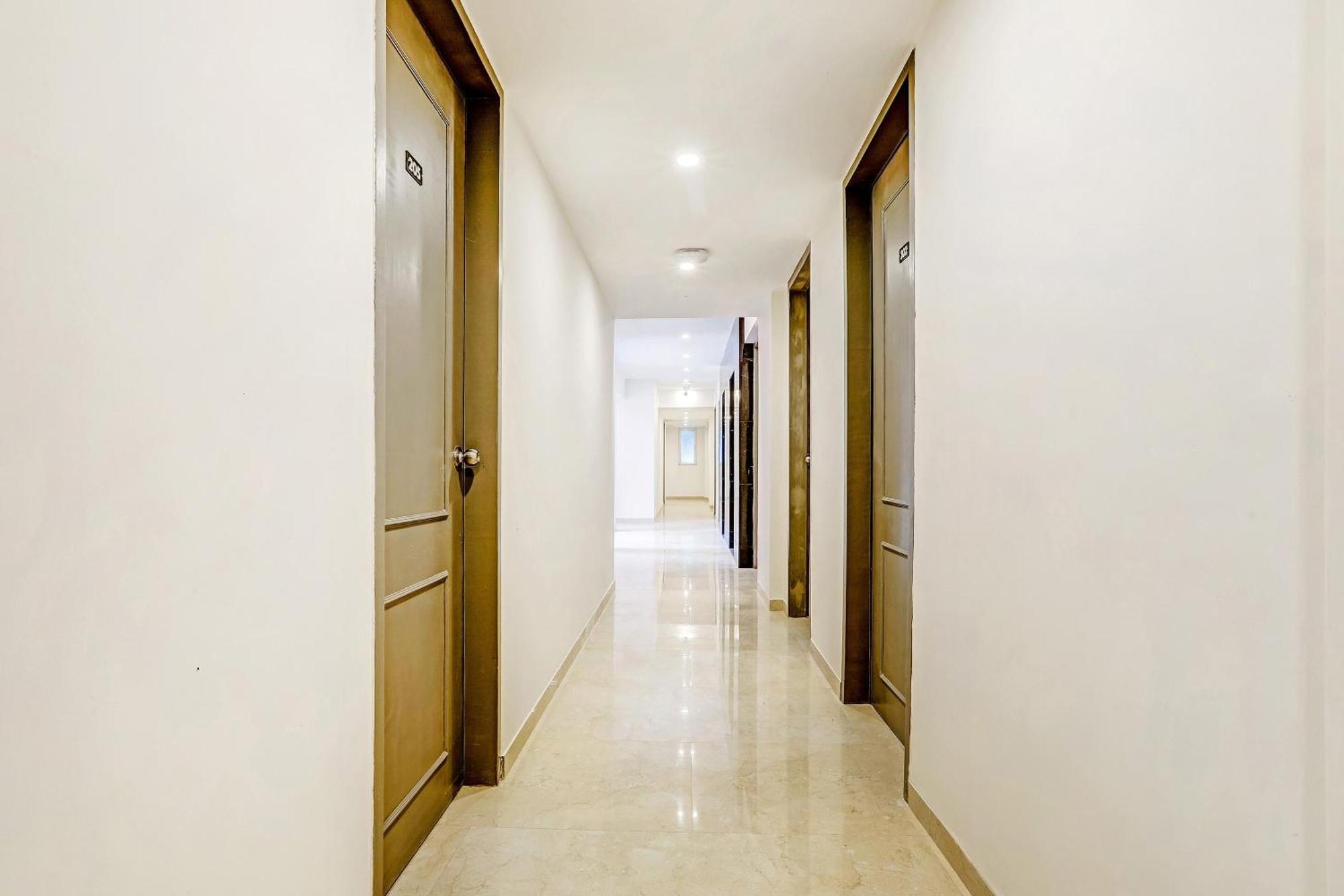 Hotel Townhouse Somani Apta Exterior foto