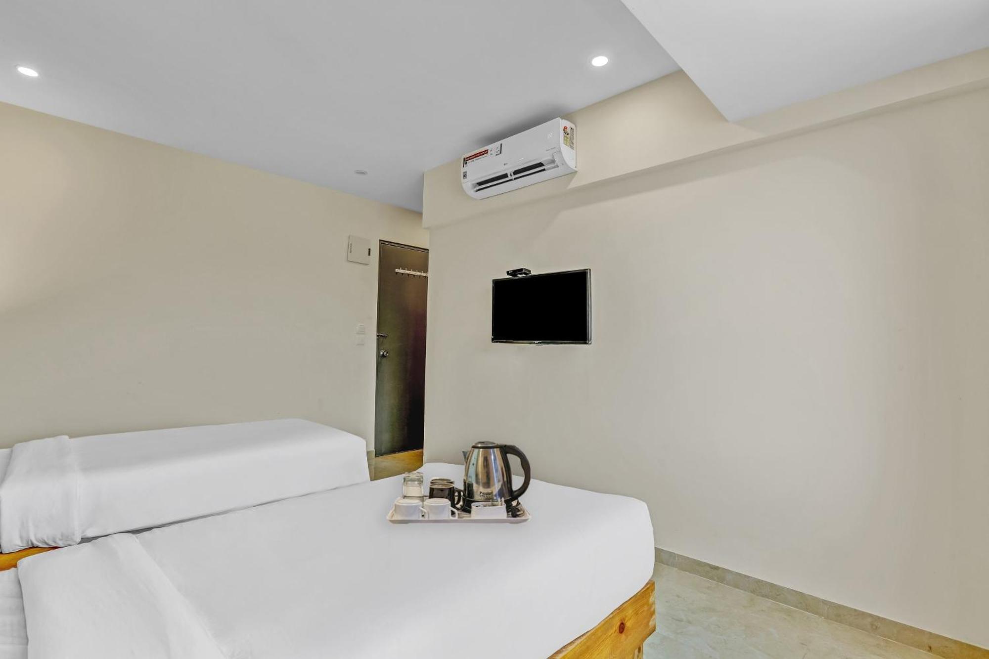 Hotel Townhouse Somani Apta Exterior foto