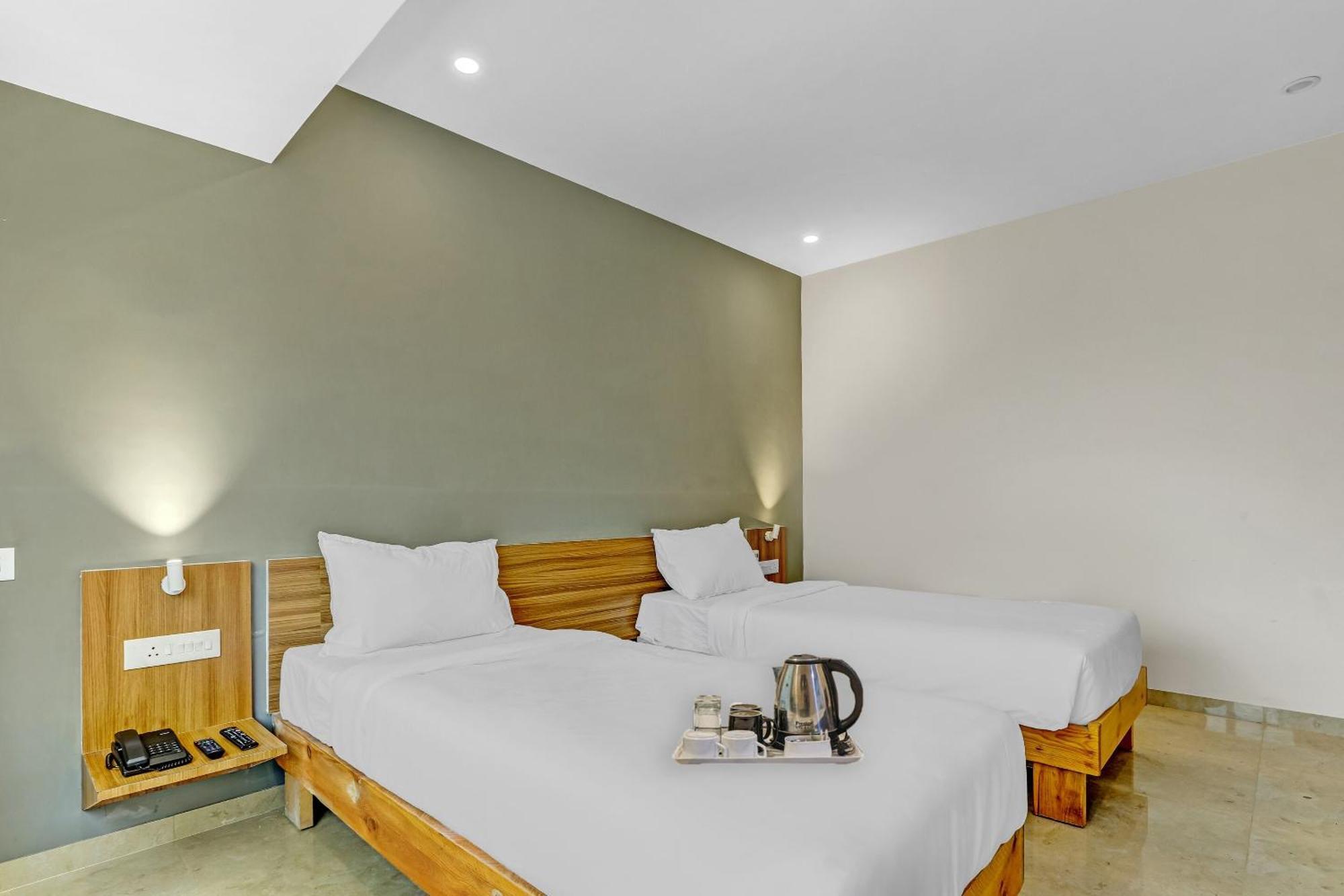 Hotel Townhouse Somani Apta Exterior foto