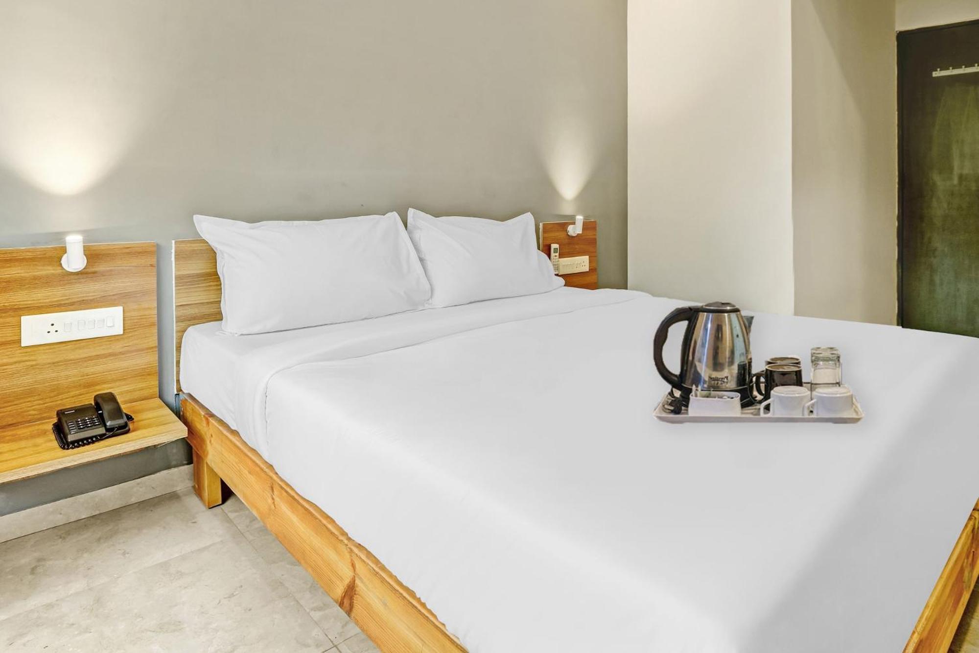 Hotel Townhouse Somani Apta Exterior foto