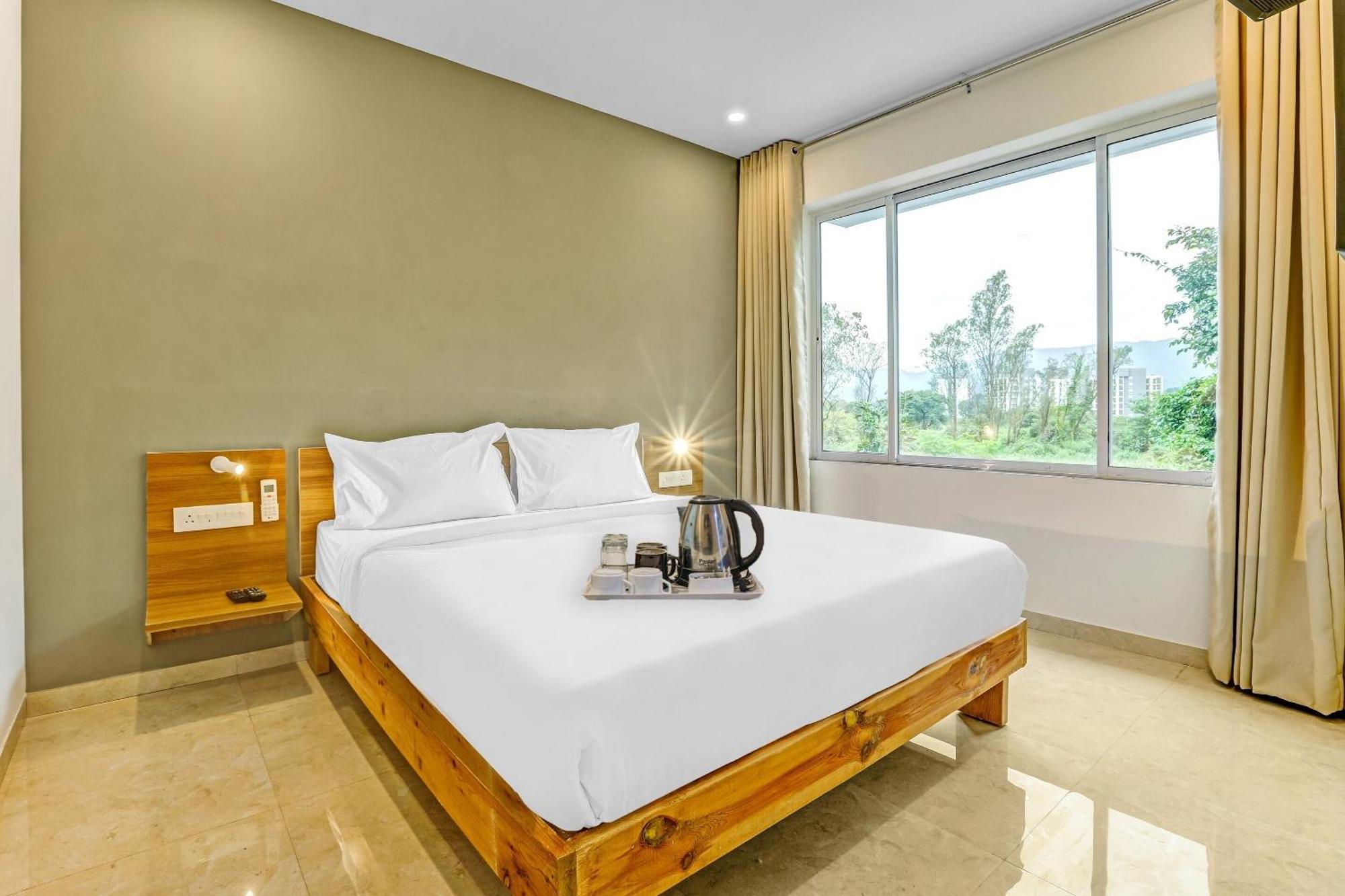 Hotel Townhouse Somani Apta Exterior foto